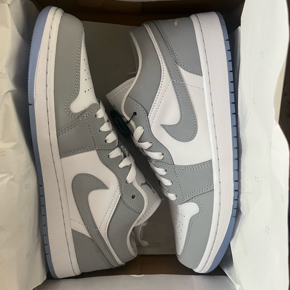 10.5 W Jordans Low Wolf Grey- Never worn